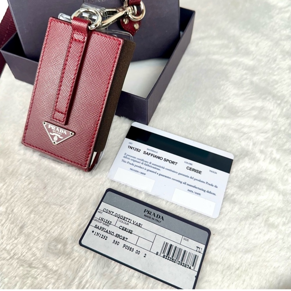 New Prada Saffiano Leather Card Holder in Red - Picture 2 of 3